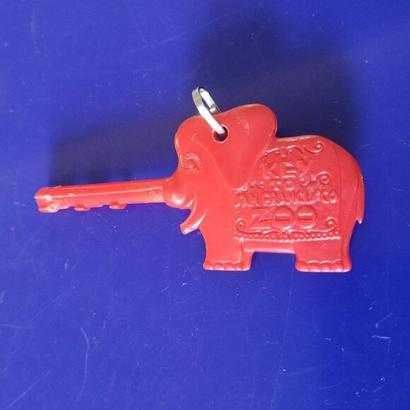 Vintage San Francisco Red TrunKey the Elephant Key. Storybook Rare - Picture 1 of 3